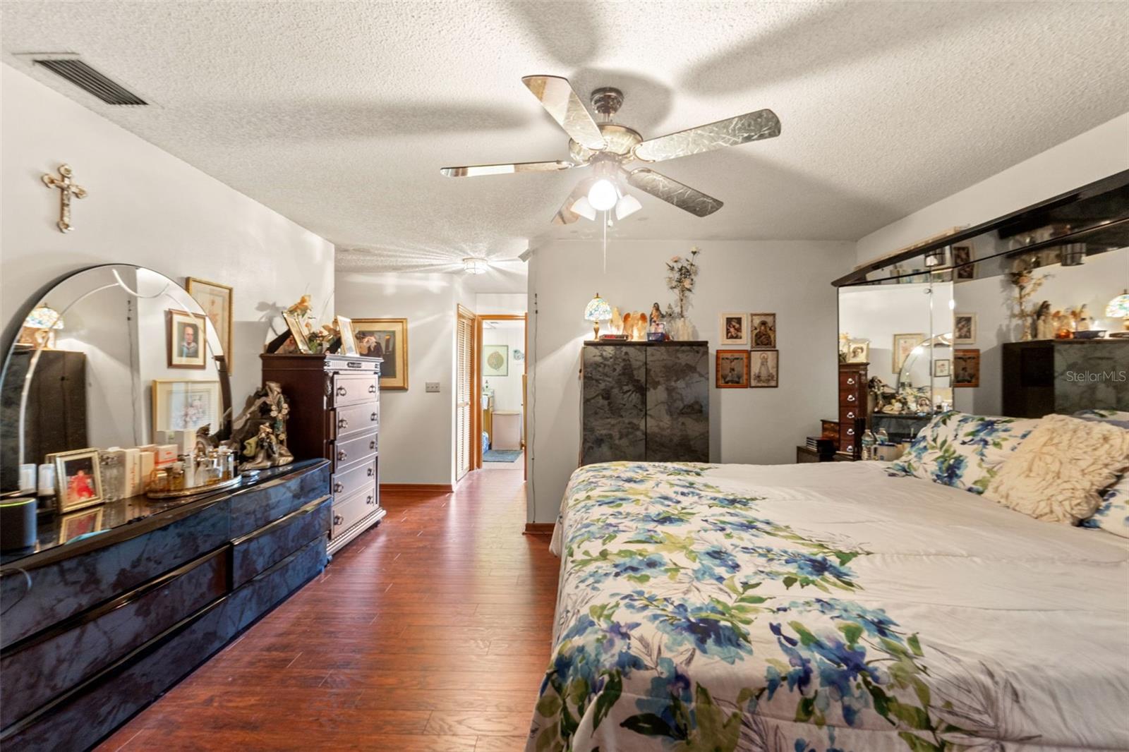 Image 21 of 42 For 23302 Lucerne Place