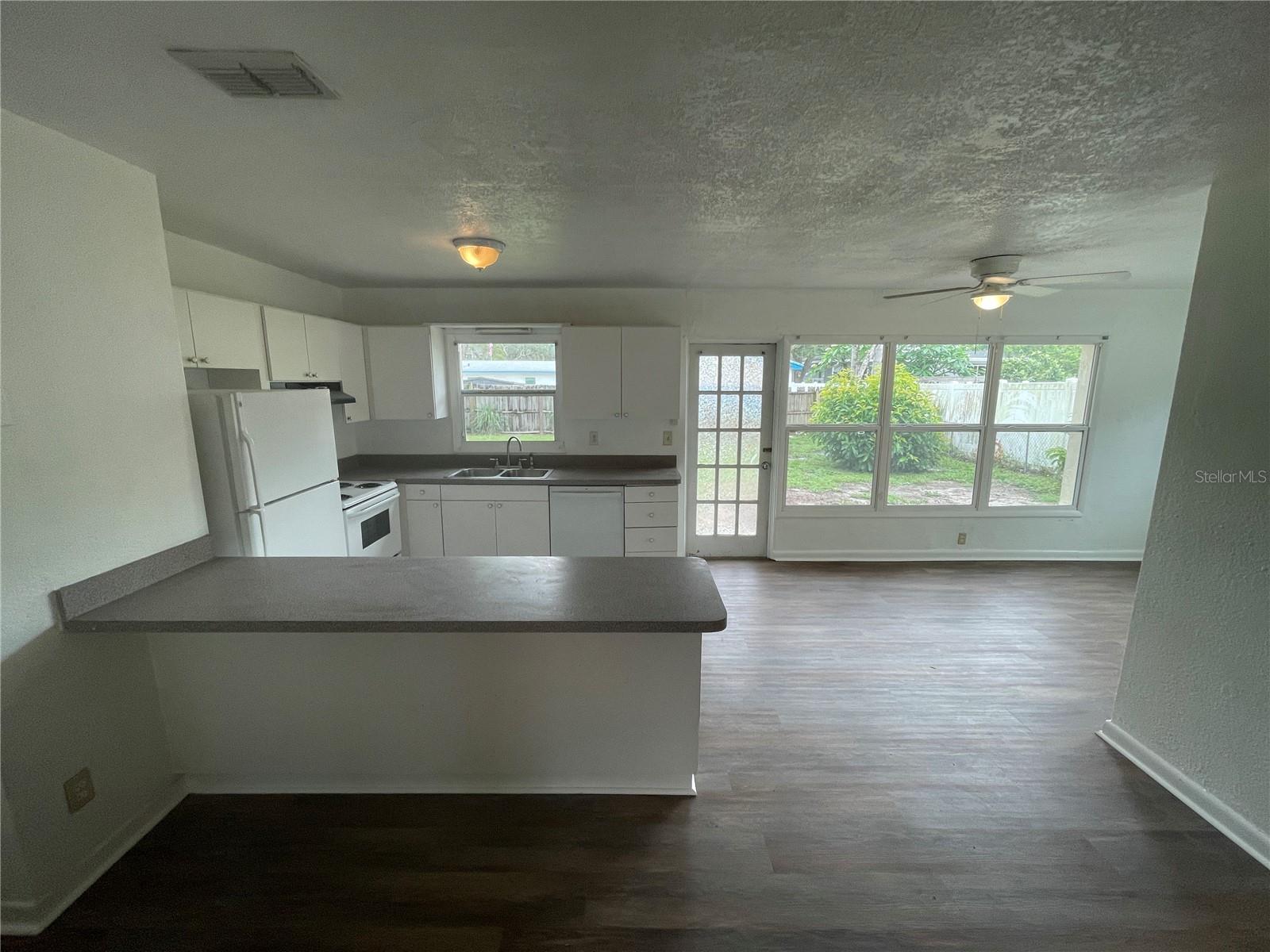Image 6 of 36 For 1355 Davis Road