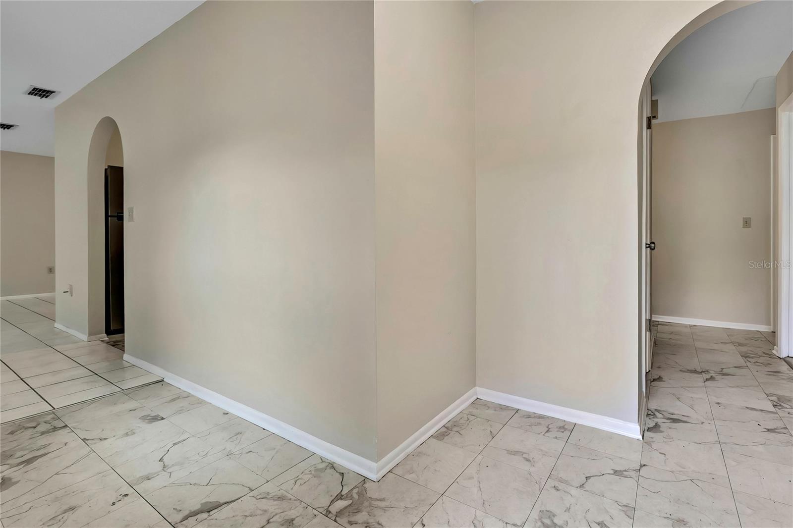 Listing photo id 2 for 2169 Danforth Road