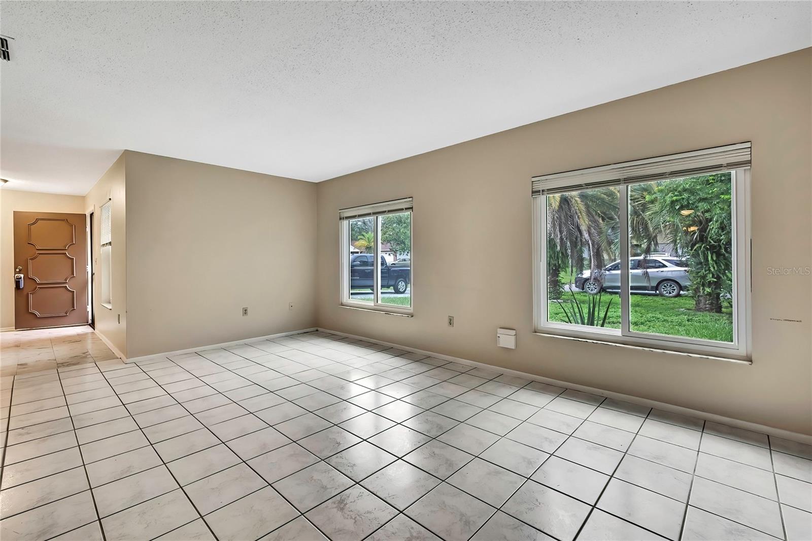 Listing photo id 4 for 2169 Danforth Road