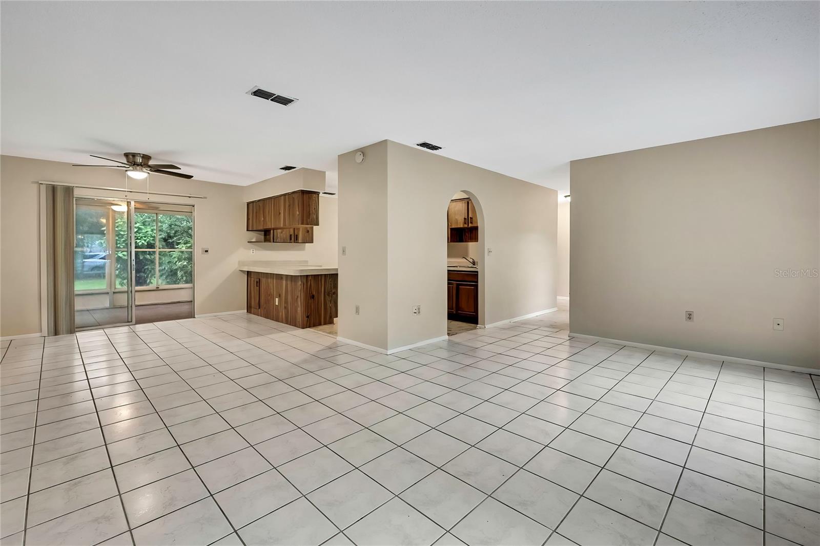 Listing photo id 6 for 2169 Danforth Road