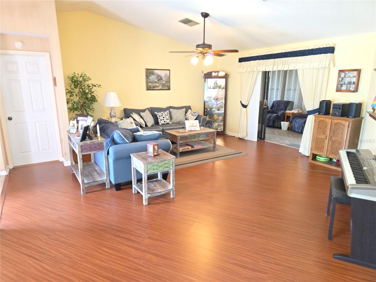 Image 3 of 28 For 9056 Horizon Drive
