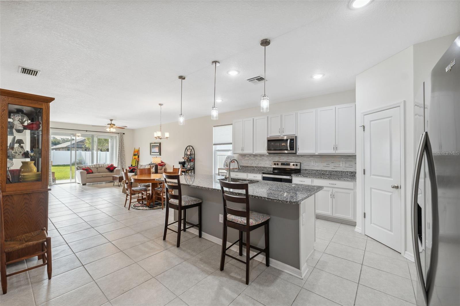 Image 11 of 47 For 1098 Old Windsor Way