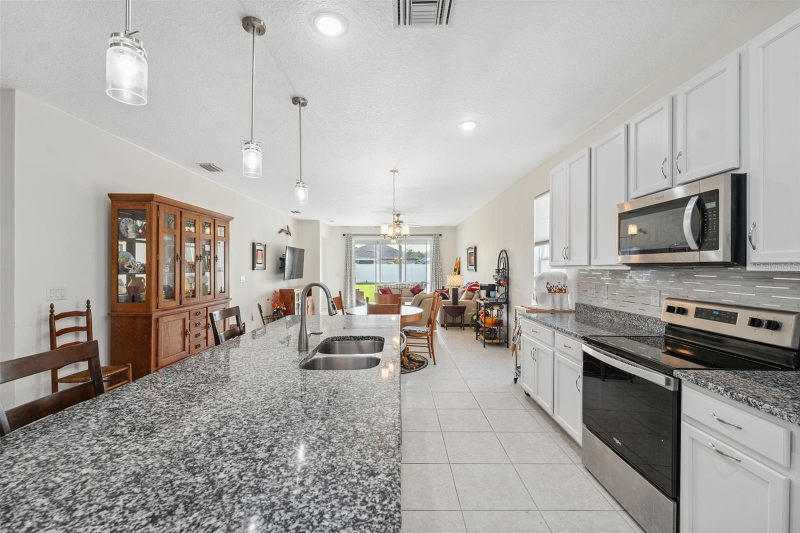 Image 12 of 47 For 1098 Old Windsor Way