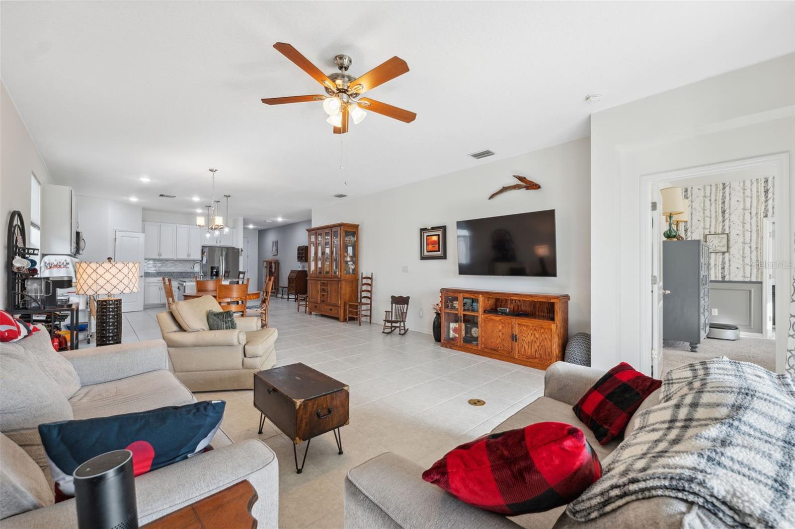 Image 18 of 47 For 1098 Old Windsor Way