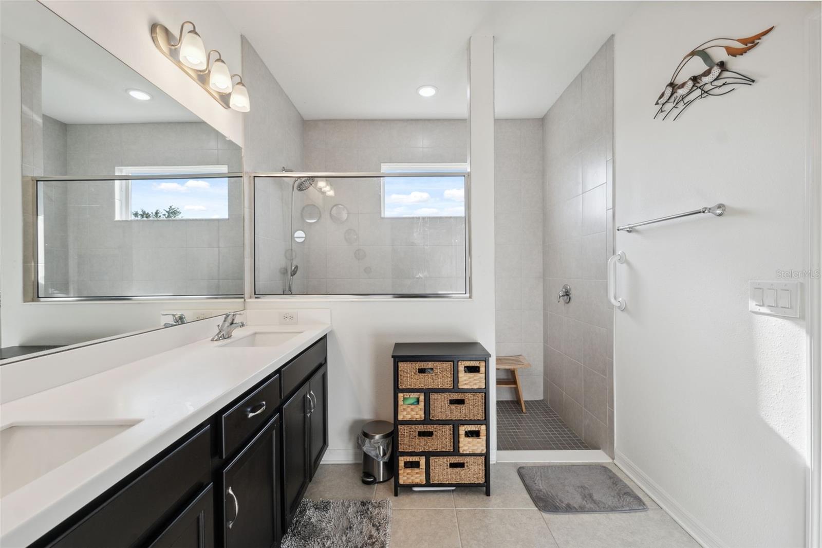 Image 22 of 47 For 1098 Old Windsor Way