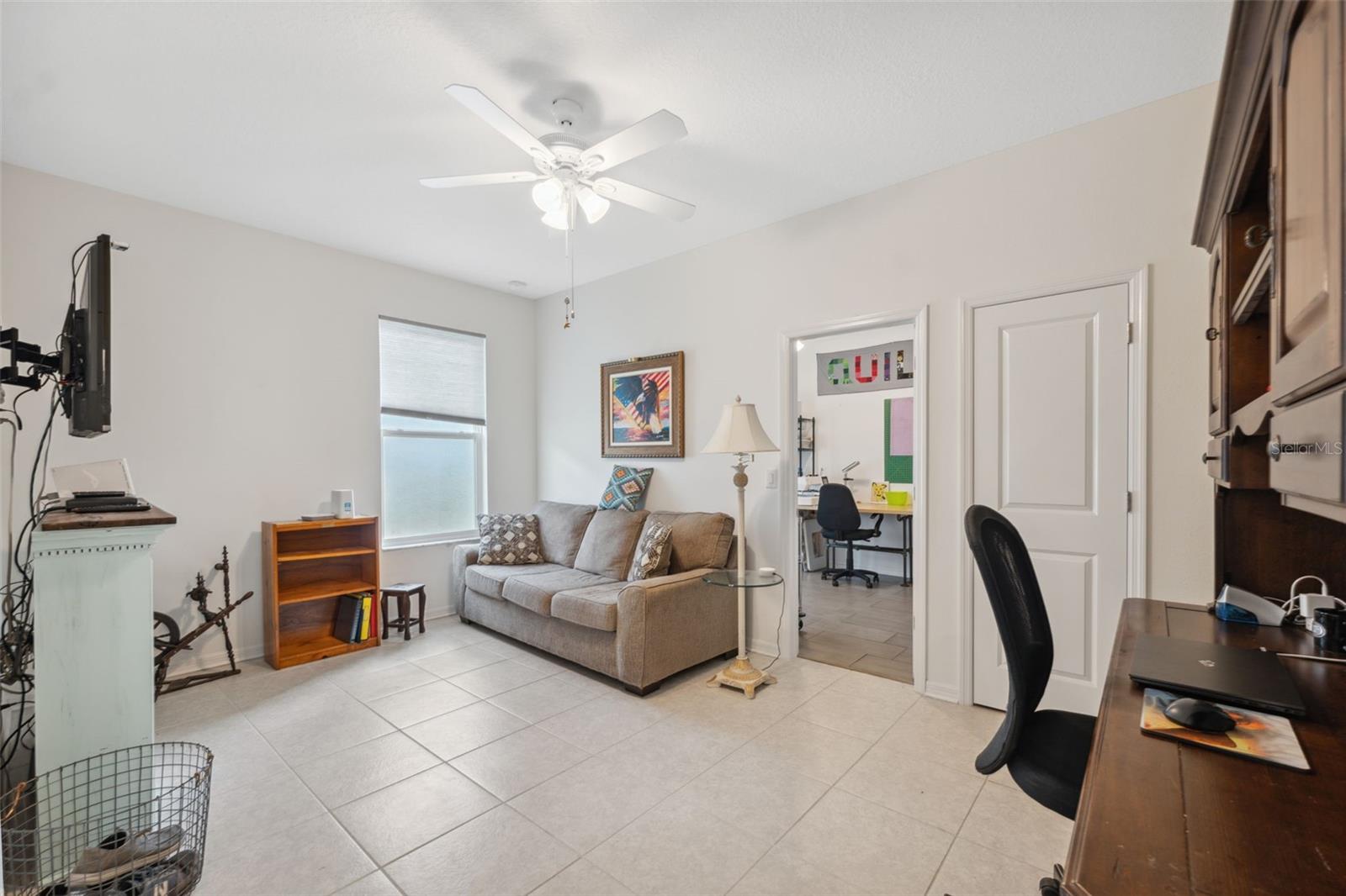 Image 23 of 47 For 1098 Old Windsor Way