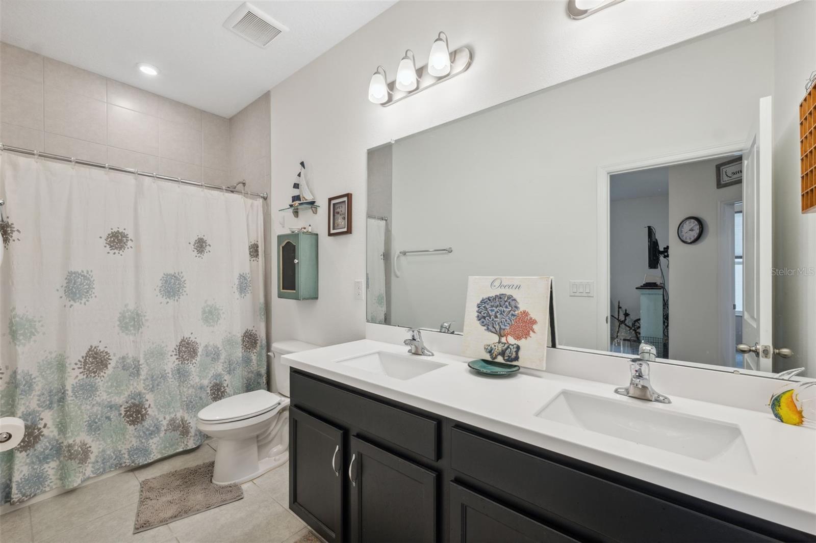 Image 27 of 47 For 1098 Old Windsor Way