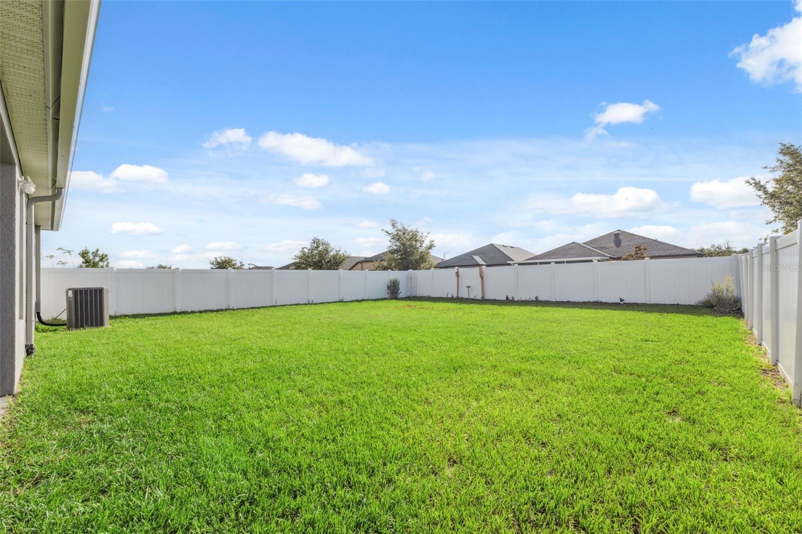 Image 33 of 47 For 1098 Old Windsor Way