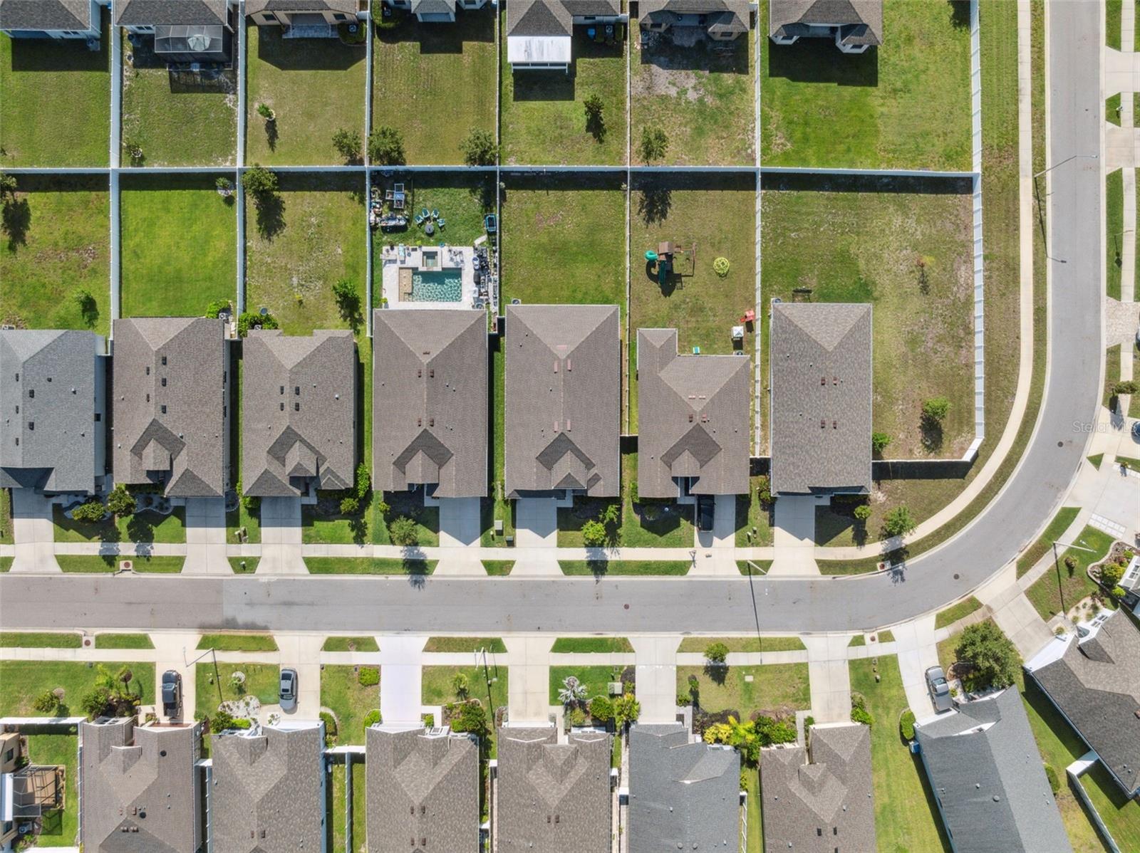 Image 36 of 47 For 1098 Old Windsor Way