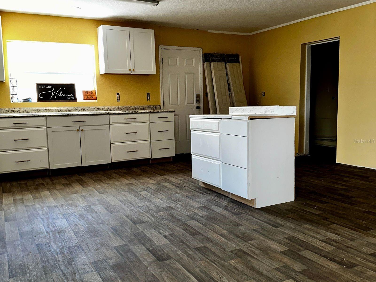 Image 17 of 41 For 723 Bayshore Drive
