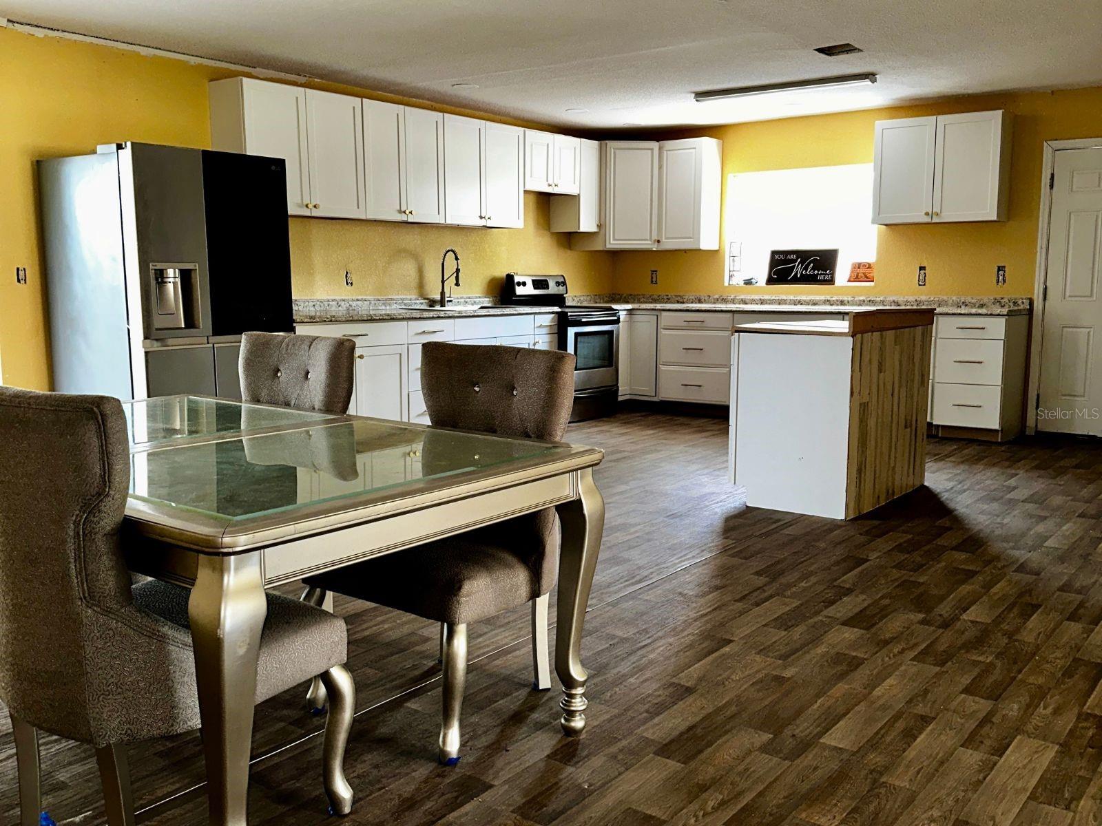 Image 20 of 41 For 723 Bayshore Drive
