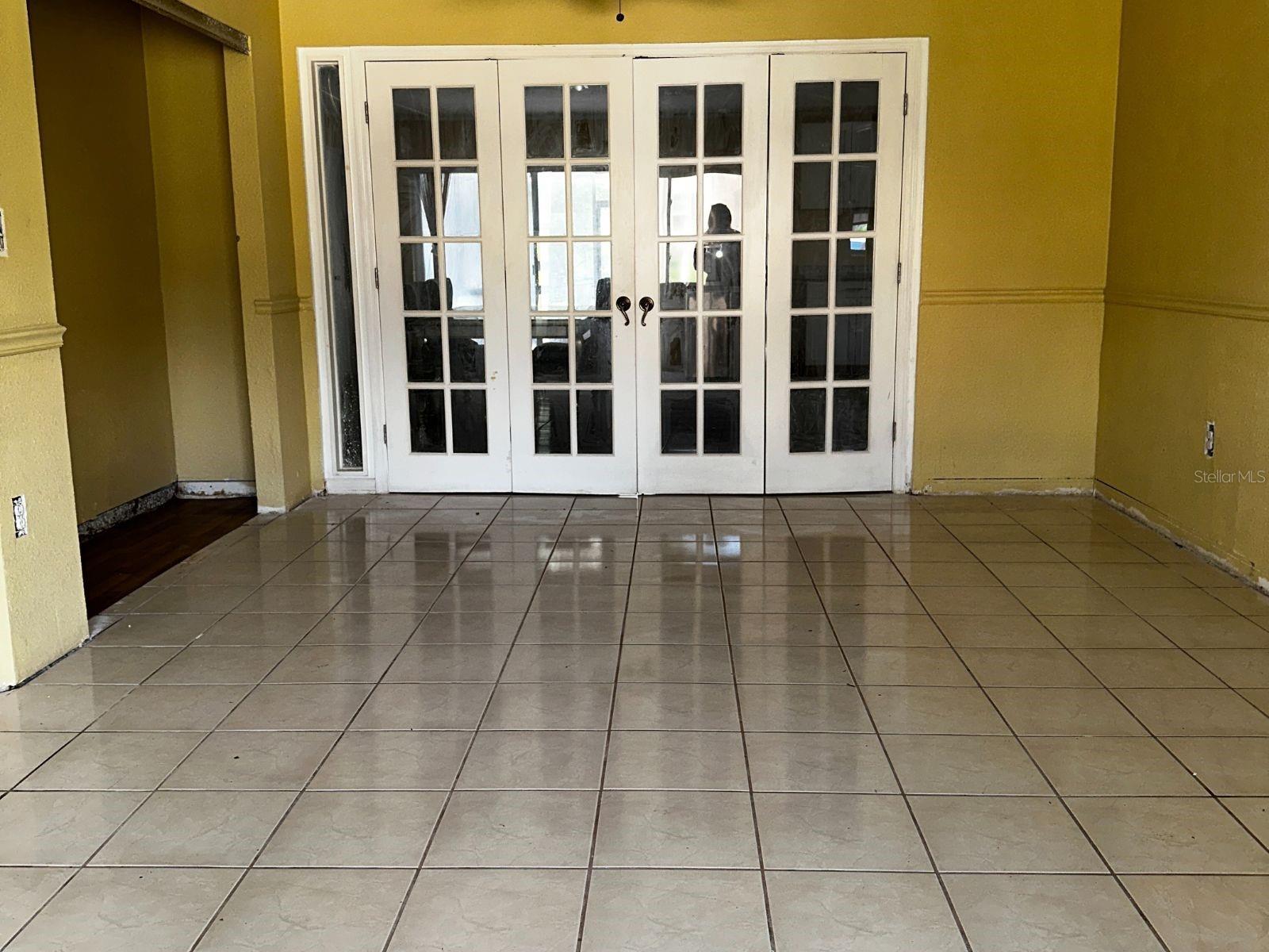 Image 22 of 41 For 723 Bayshore Drive