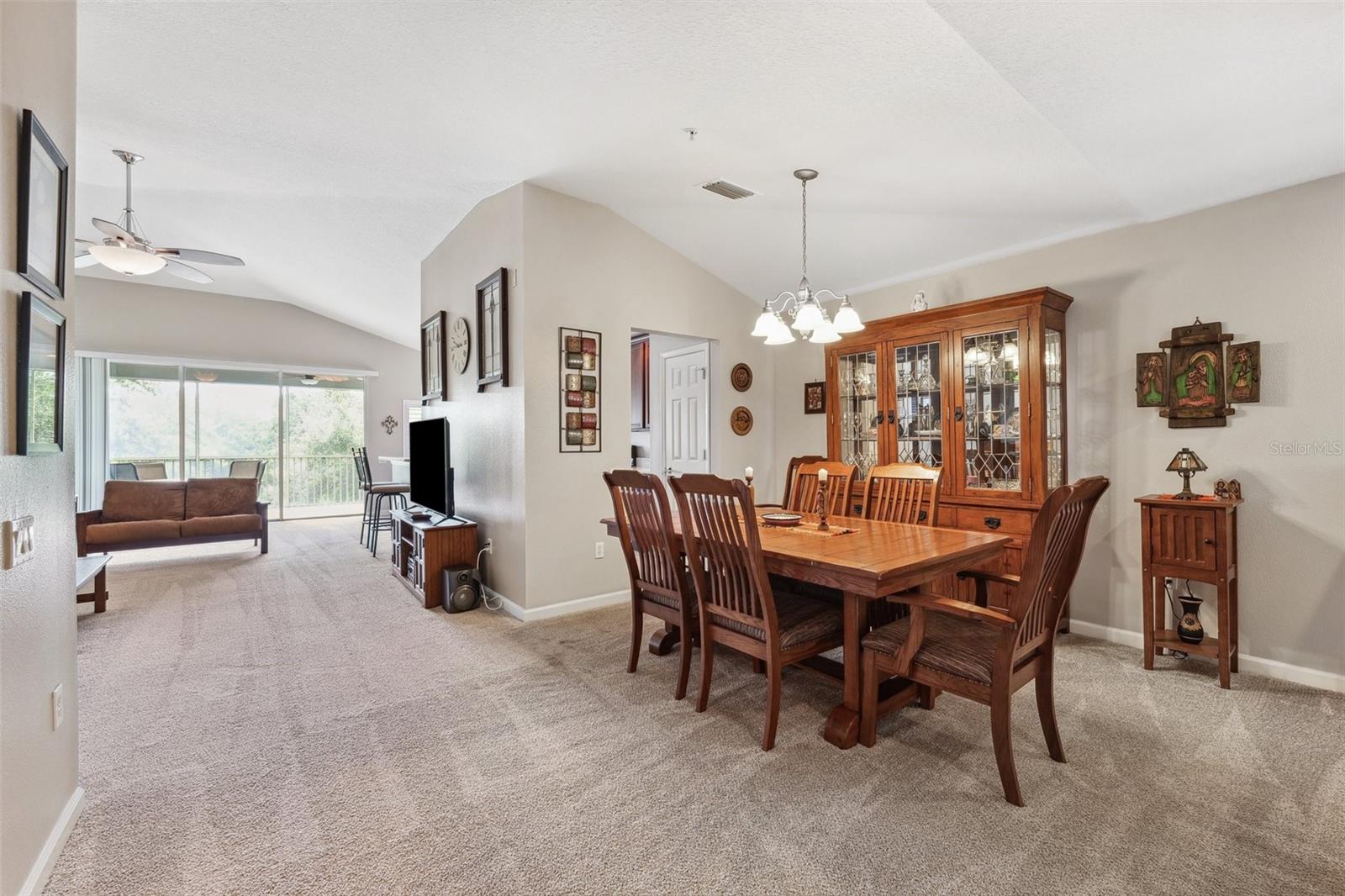 Image 11 of 41 For 2209 Kings Palace Drive 21-204
