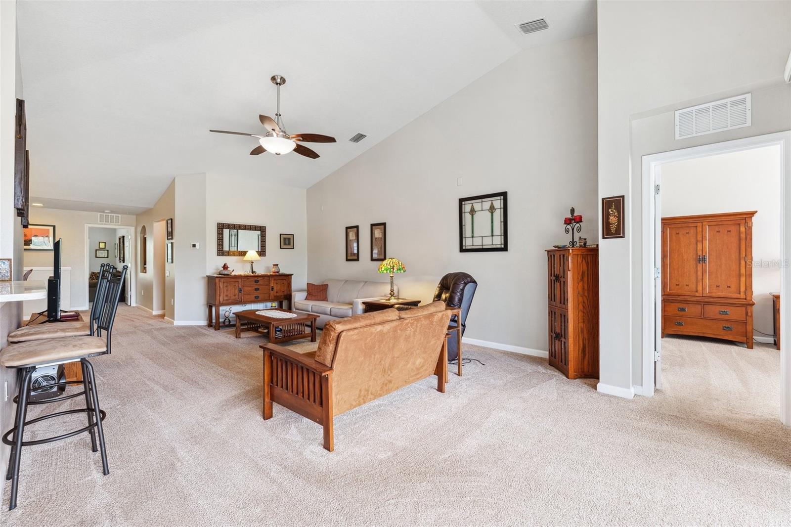 Image 4 of 41 For 2209 Kings Palace Drive 21-204
