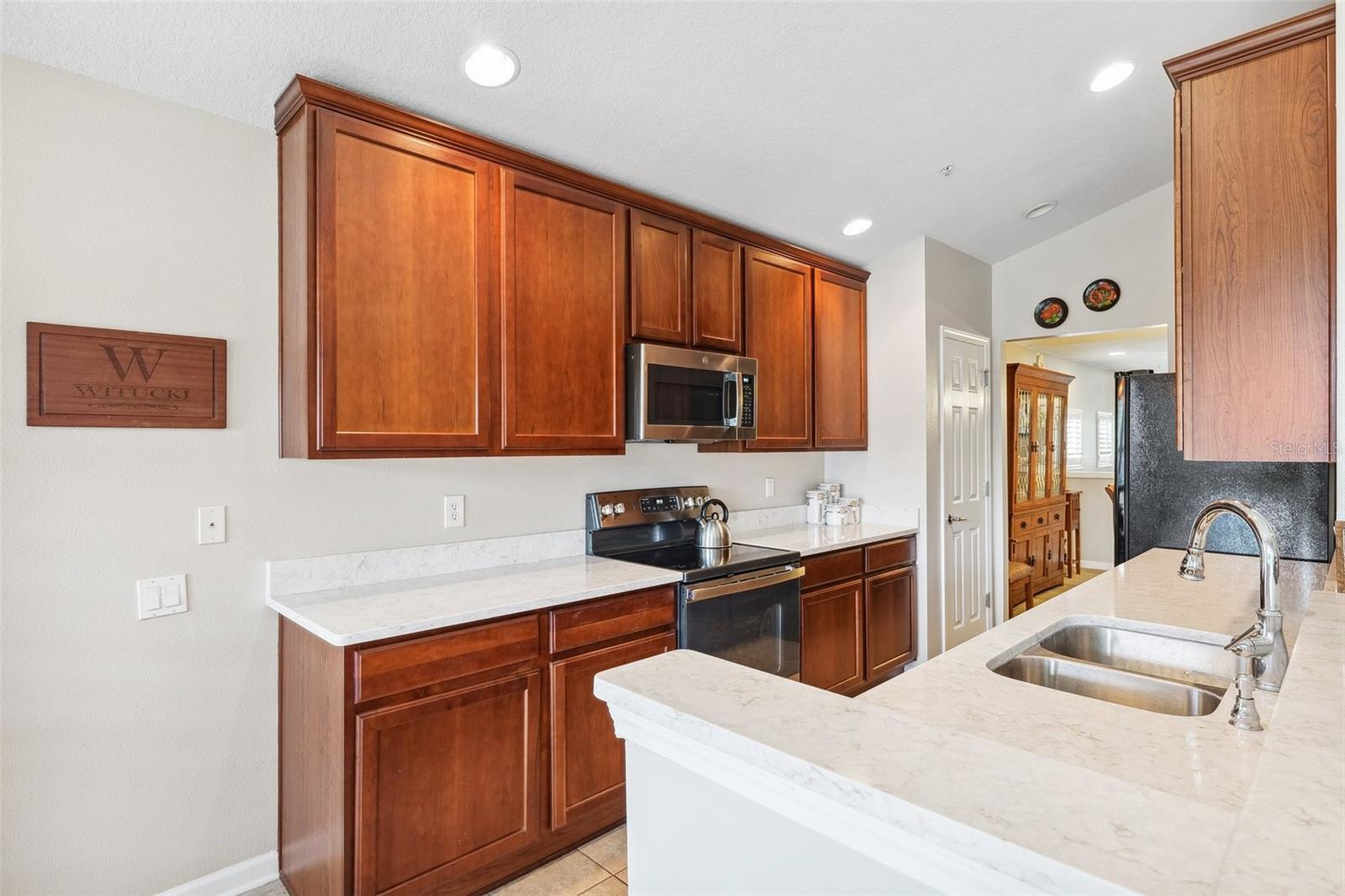 Image 6 of 41 For 2209 Kings Palace Drive 21-204