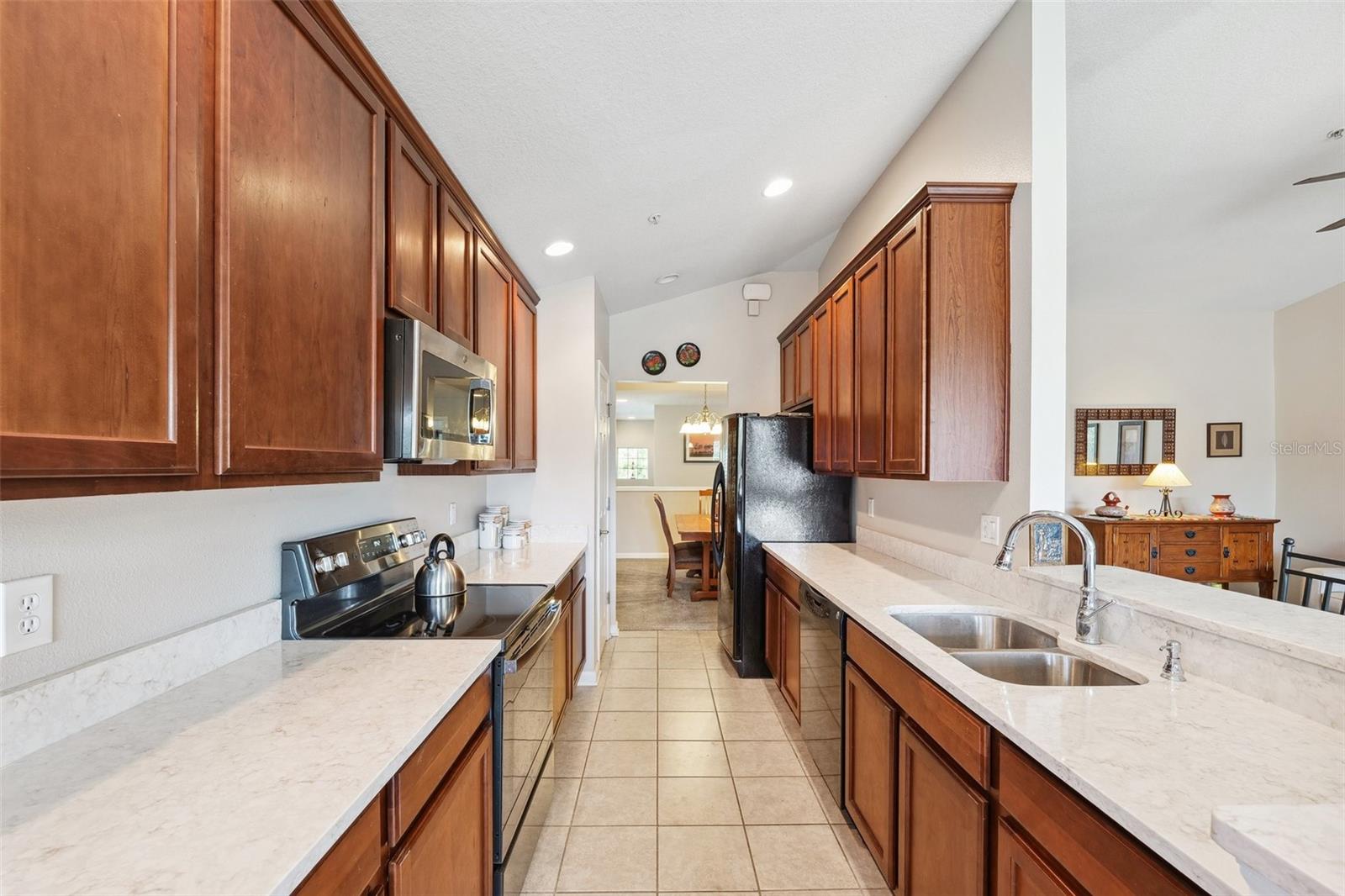 Image 8 of 41 For 2209 Kings Palace Drive 21-204