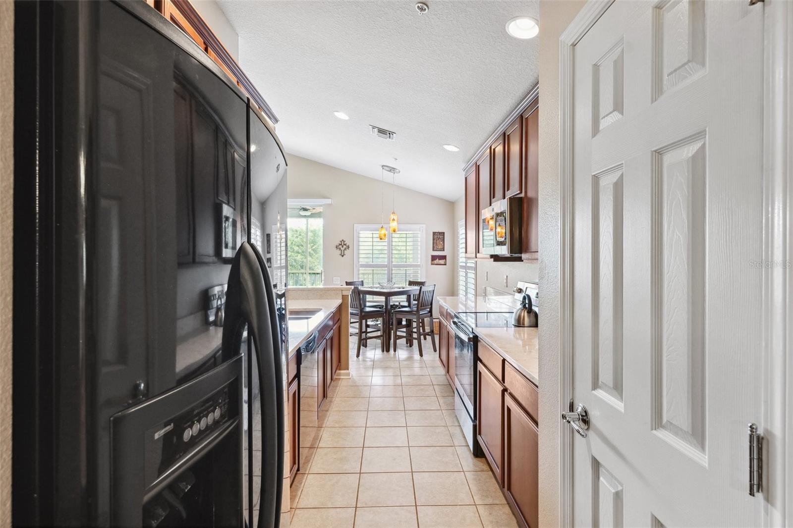 Image 9 of 41 For 2209 Kings Palace Drive 21-204