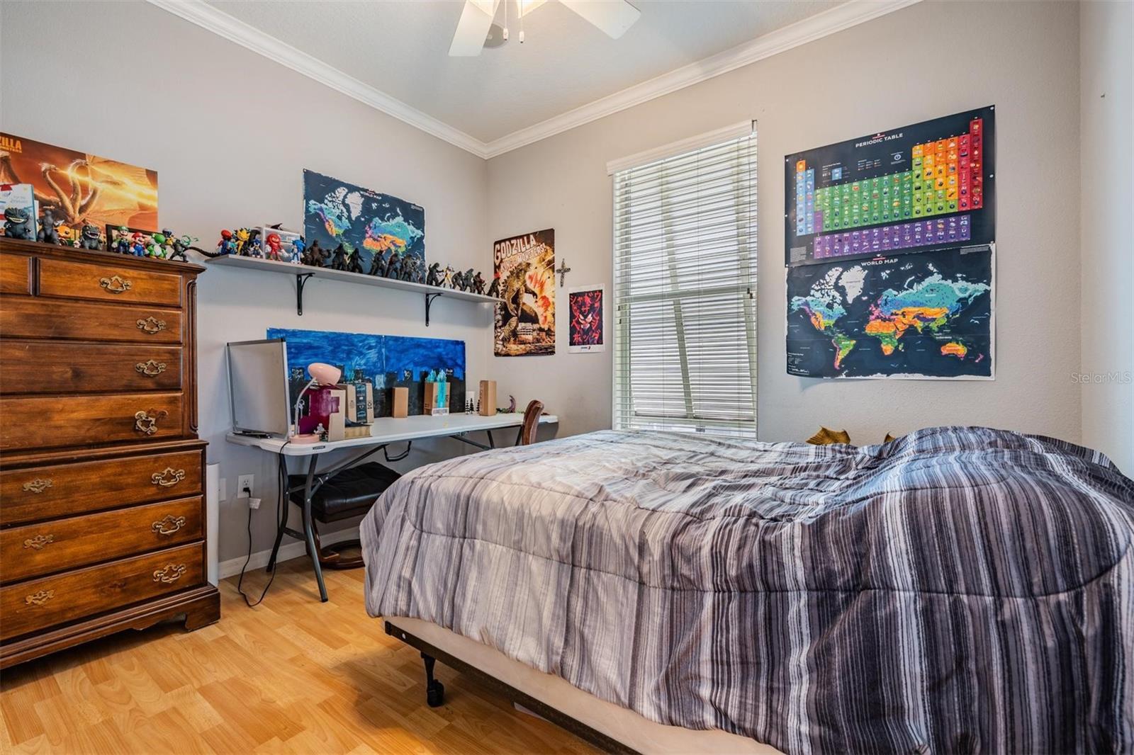 Listing photo id 13 for 3450 Ferrell Street