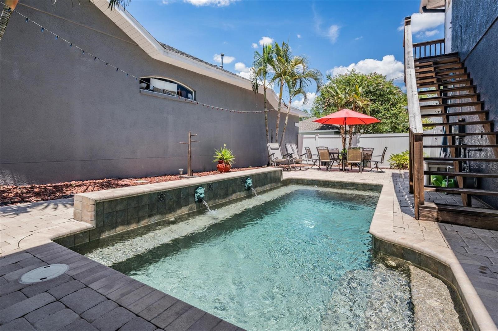 Listing photo id 0 for 3450 Ferrell Street