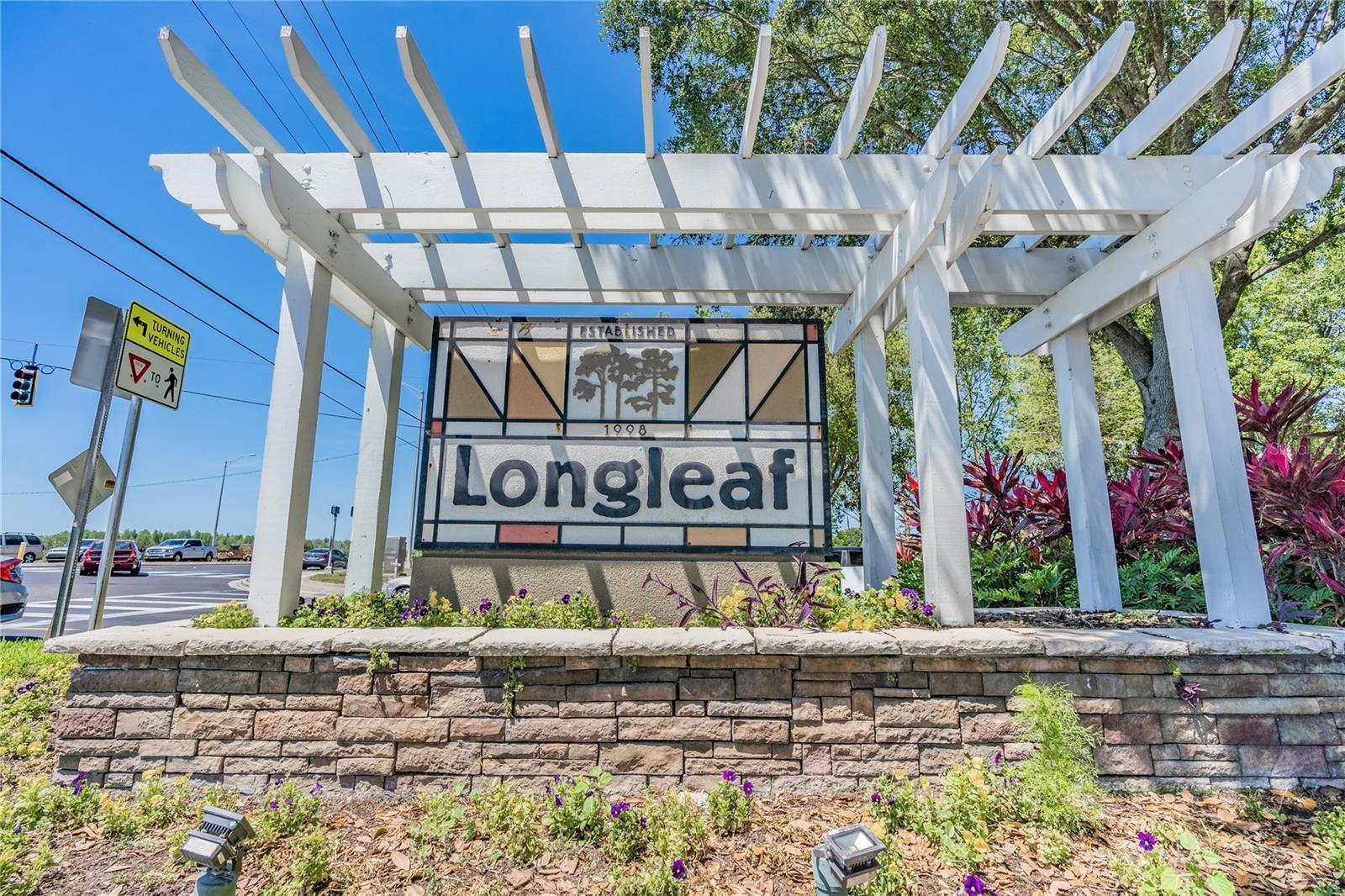 Listing photo id 27 for 3450 Ferrell Street