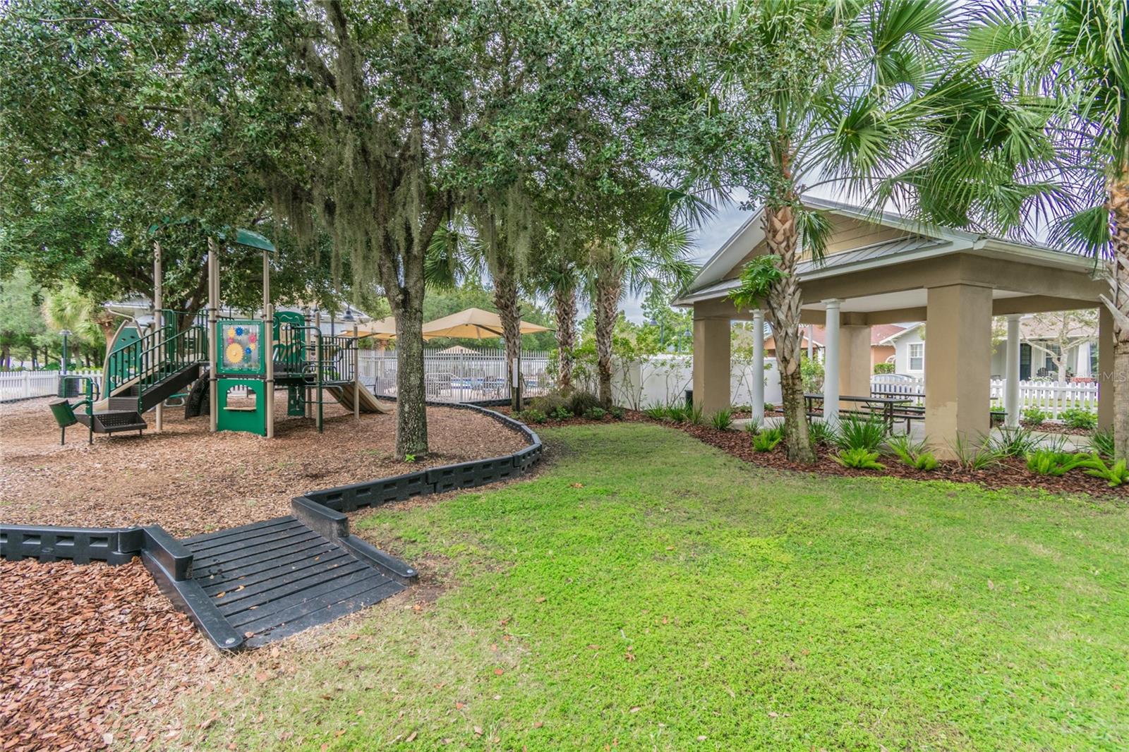 Listing photo id 35 for 3450 Ferrell Street