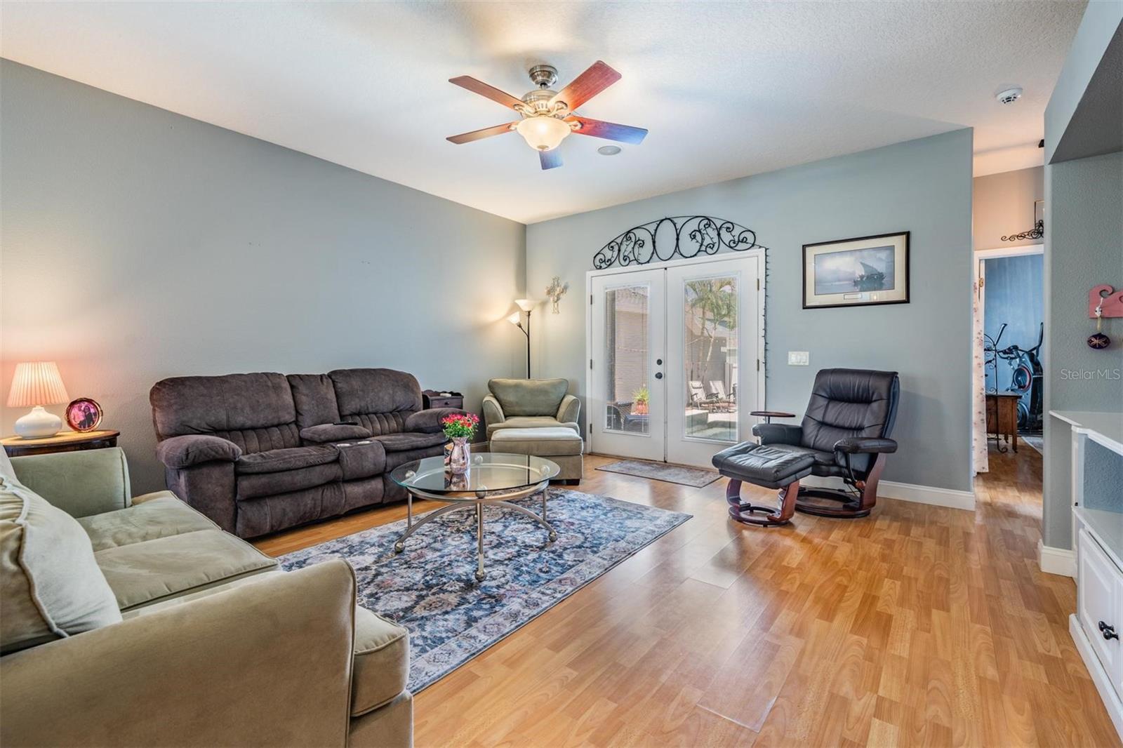 Listing photo id 4 for 3450 Ferrell Street