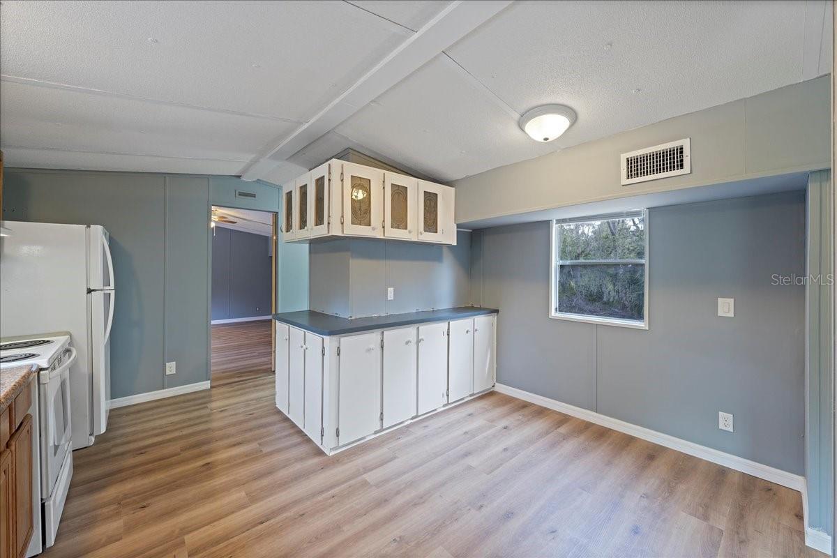 Image 10 of 62 For 10217 Rim Lane