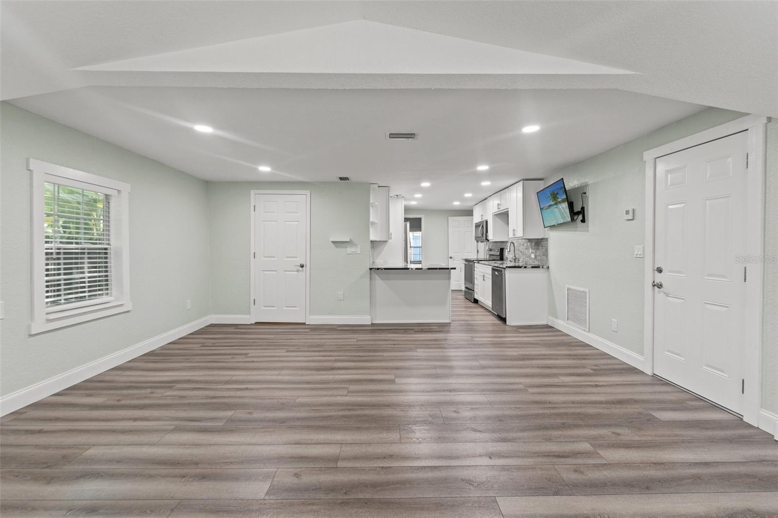 Image 13 of 43 For 5724 Casson Avenue