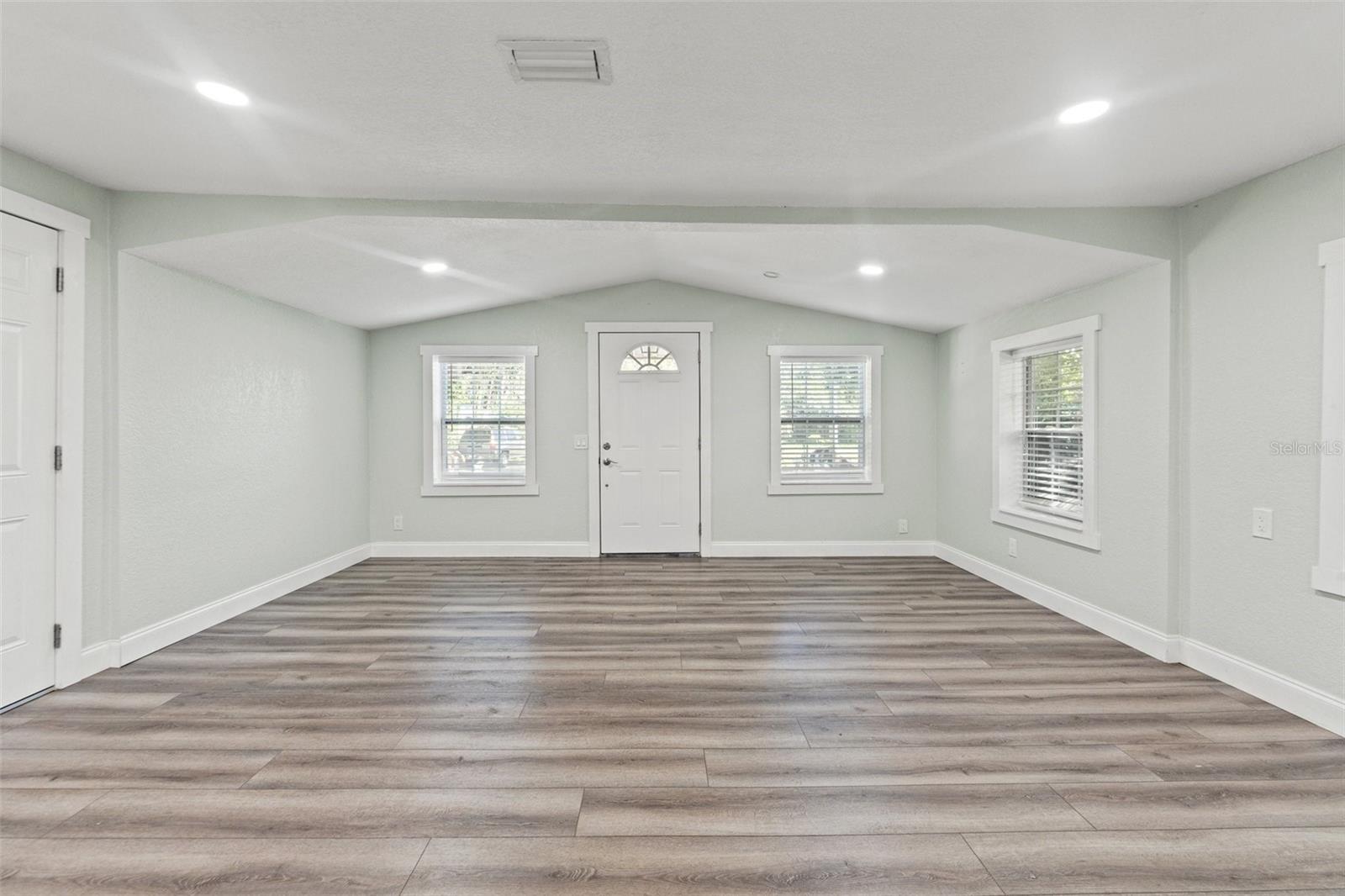 Image 15 of 43 For 5724 Casson Avenue