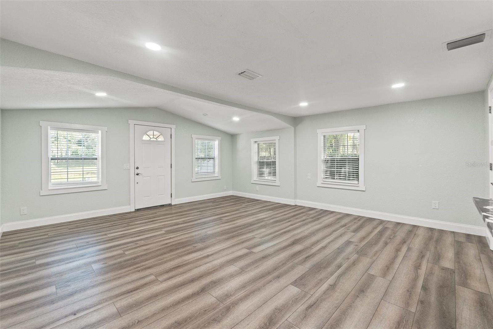Image 16 of 43 For 5724 Casson Avenue