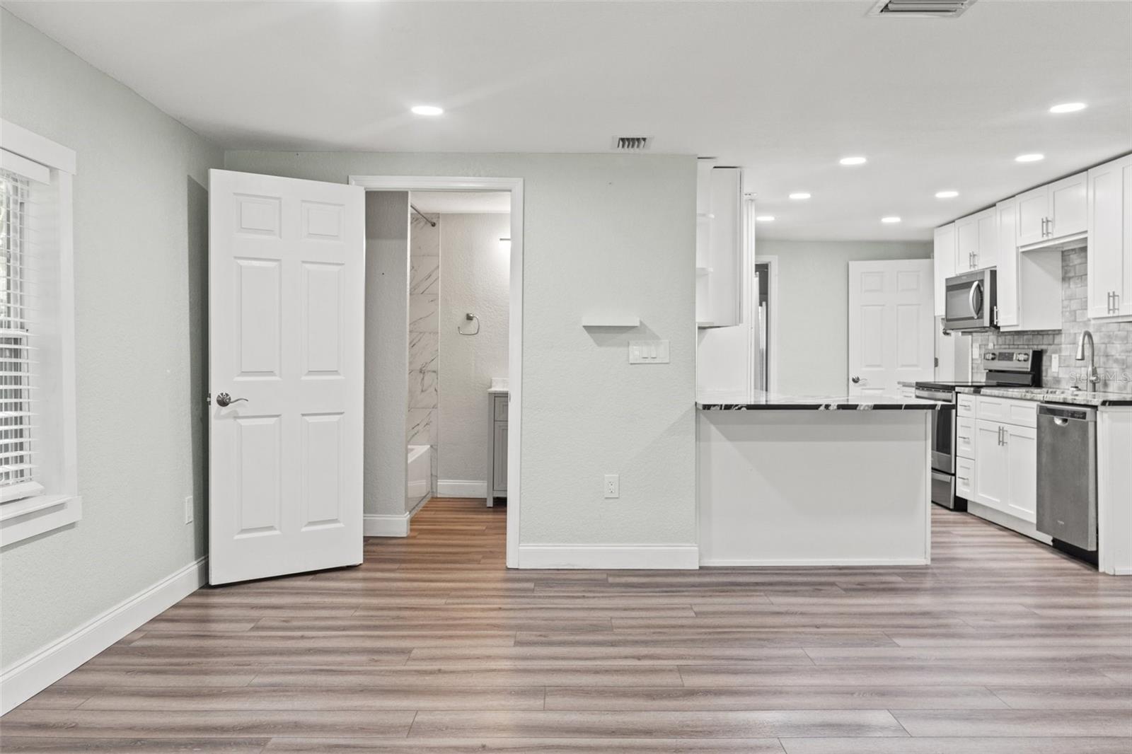 Image 17 of 43 For 5724 Casson Avenue