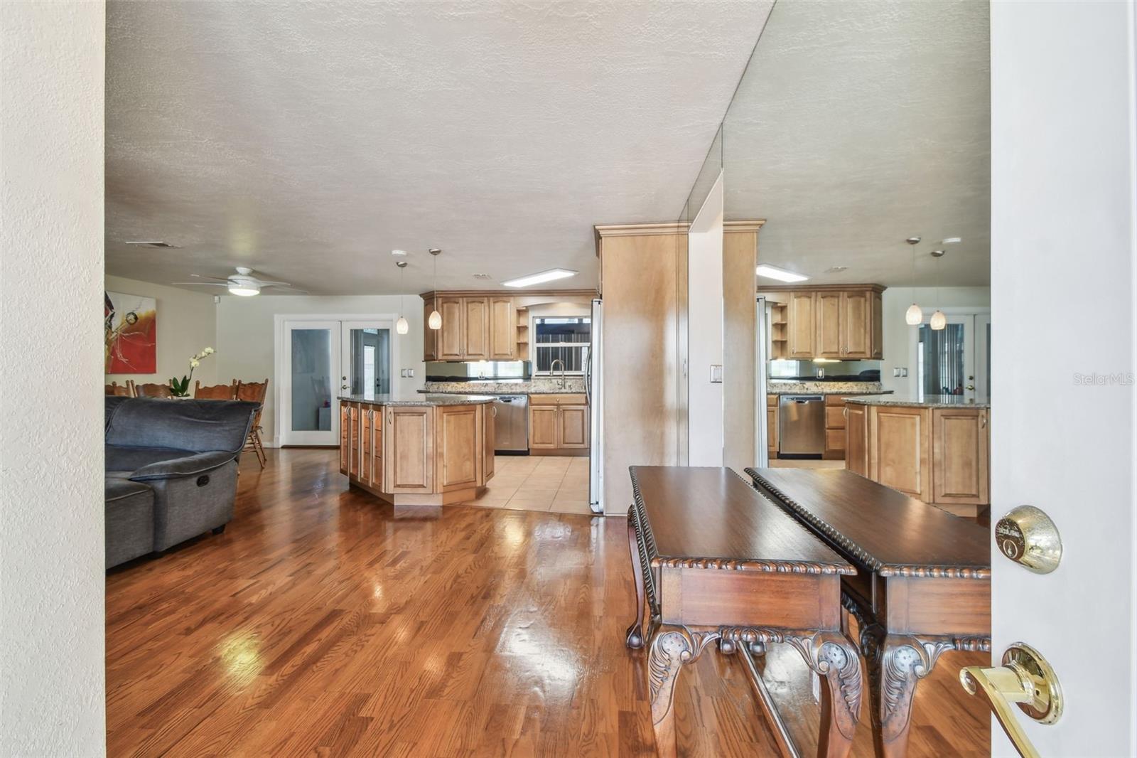 Image 6 of 63 For 1071 Lexington Court