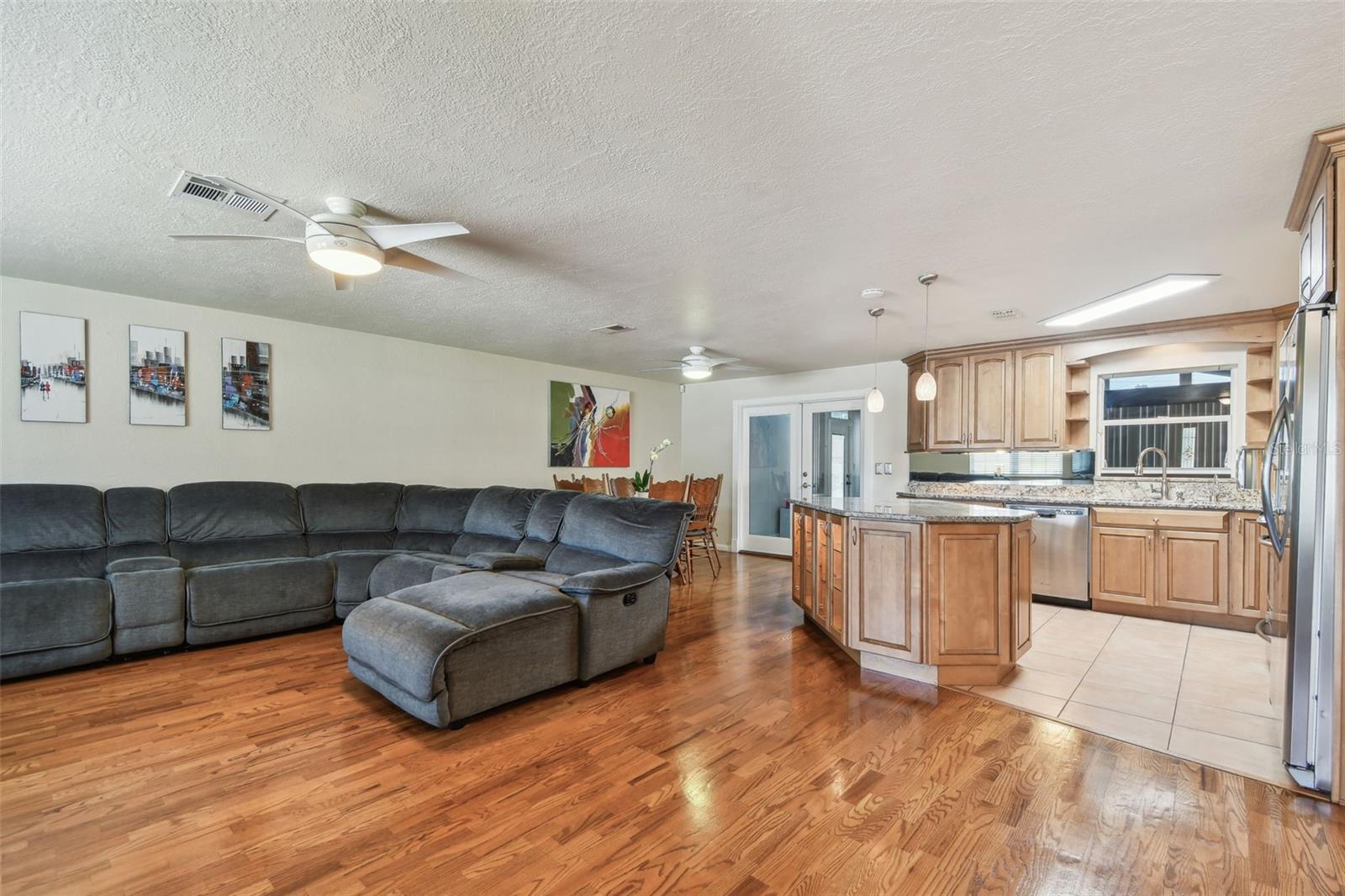 Image 7 of 63 For 1071 Lexington Court