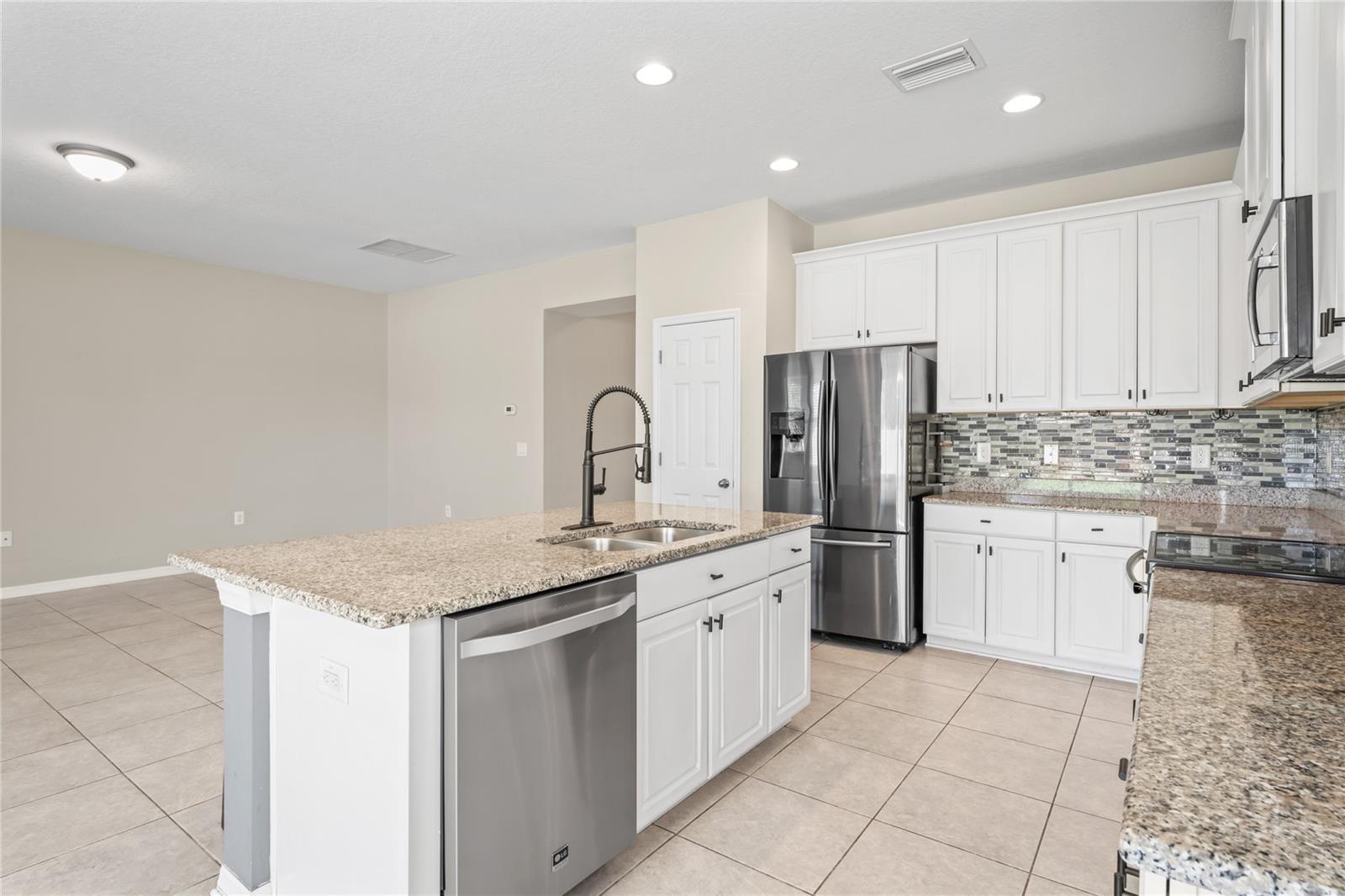 Image 13 of 76 For 18558 Cortes Creek Boulevard