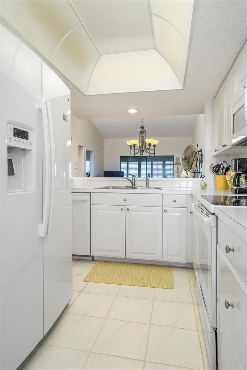 Image 12 of 59 For 4550 Bay Boulevard 1256