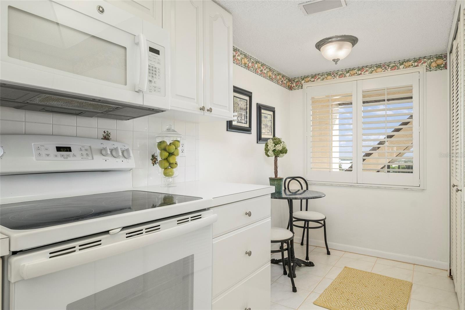 Image 9 of 59 For 4550 Bay Boulevard 1256