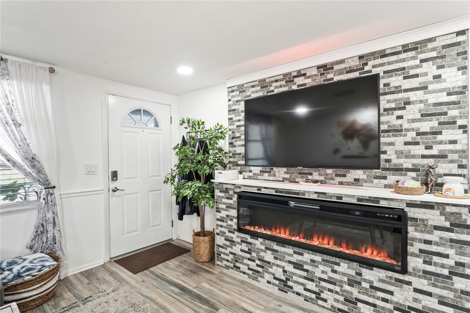Image 5 of 57 For 5321 Mosaic Drive