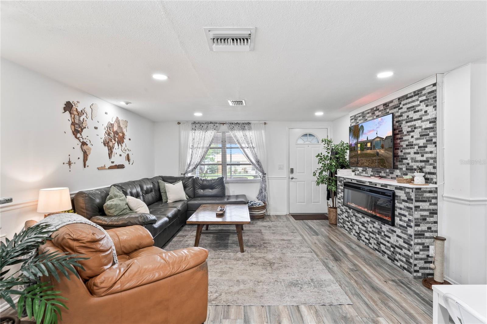 Image 8 of 57 For 5321 Mosaic Drive