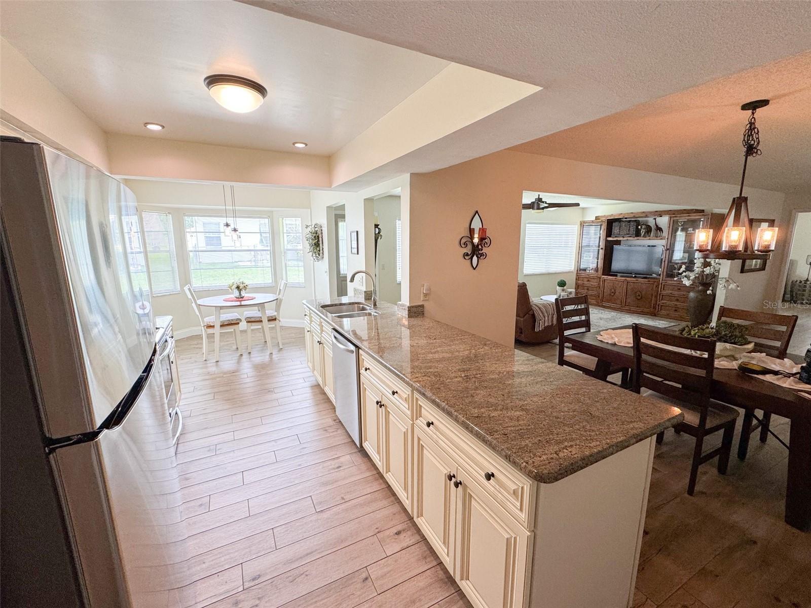 Image 16 of 33 For 4702 Portland Manor Drive