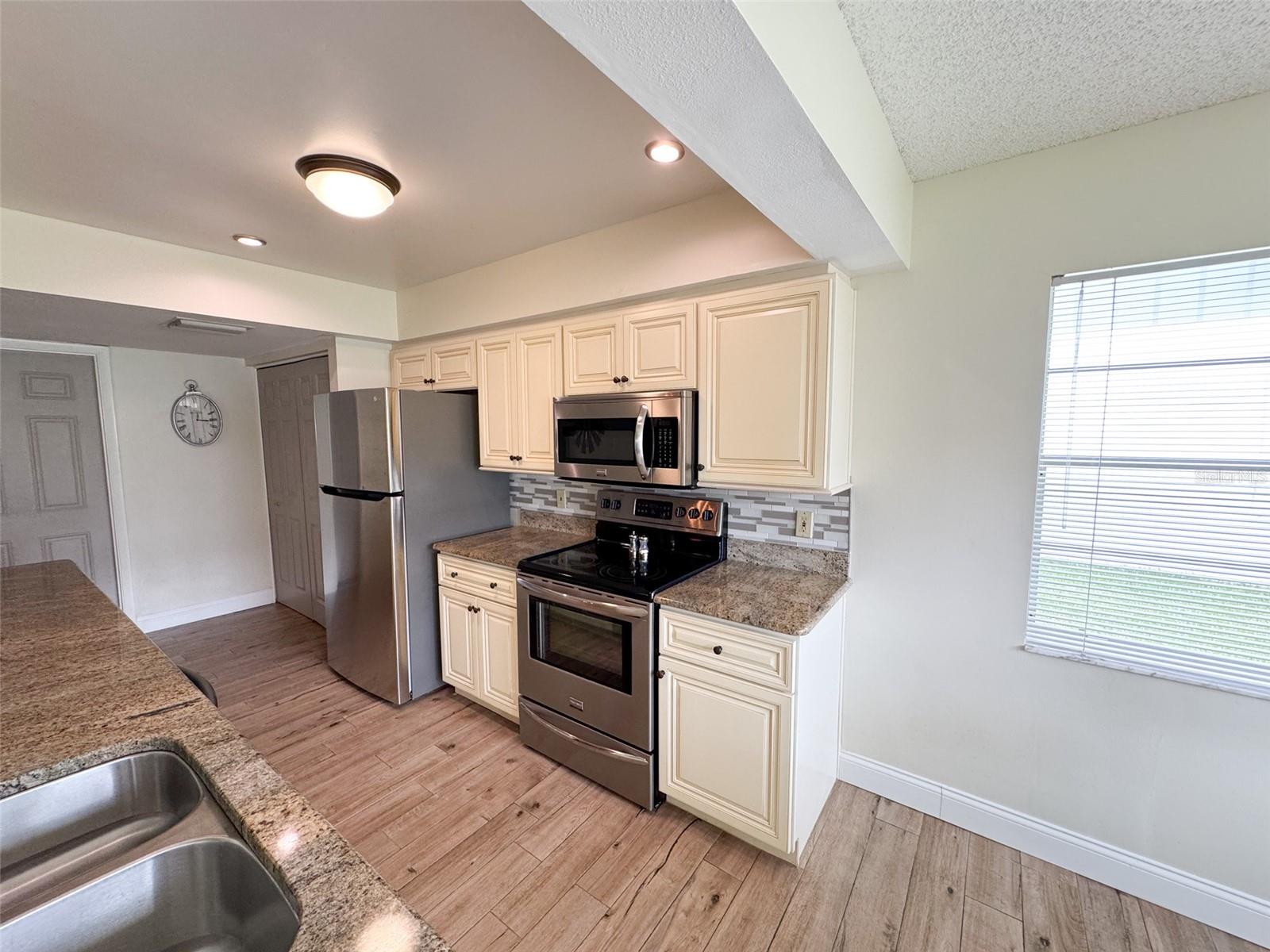 Image 17 of 33 For 4702 Portland Manor Drive