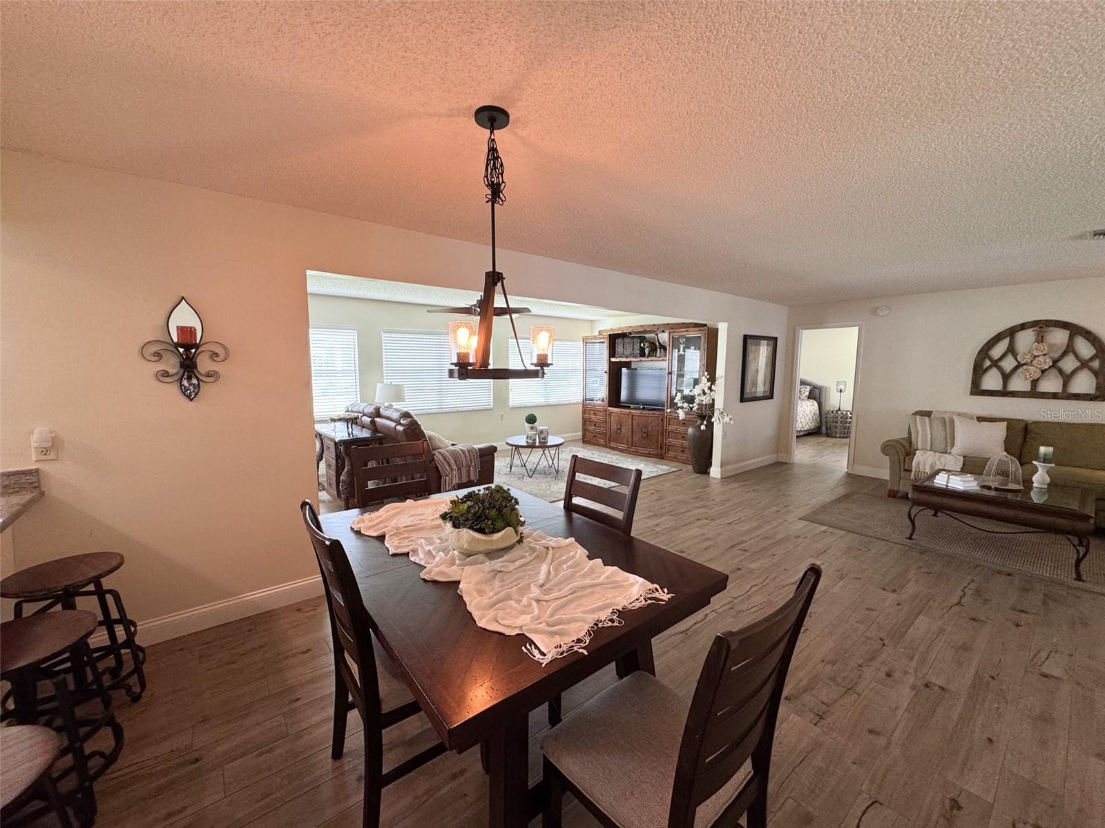 Image 21 of 33 For 4702 Portland Manor Drive