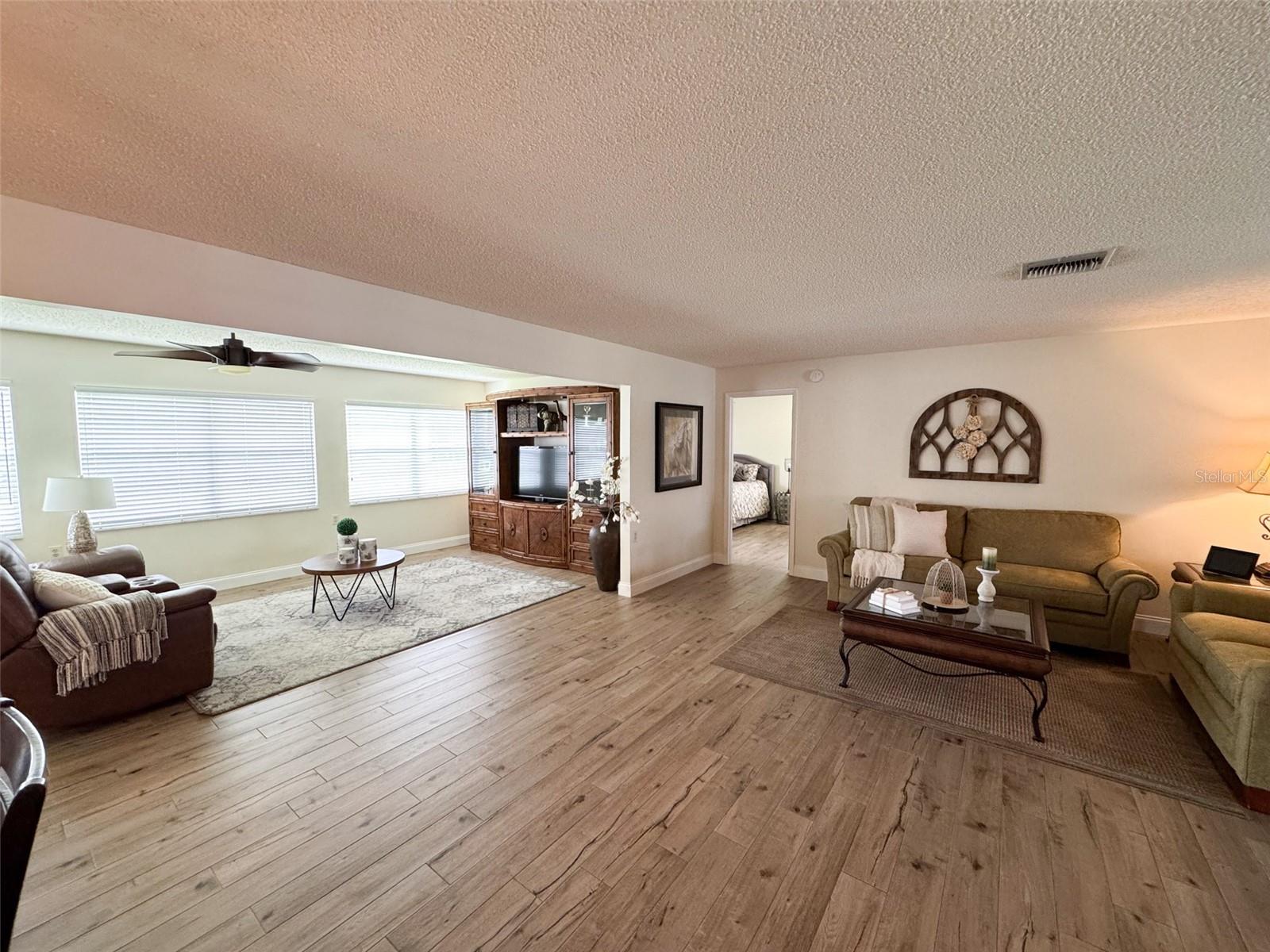 Image 6 of 33 For 4702 Portland Manor Drive