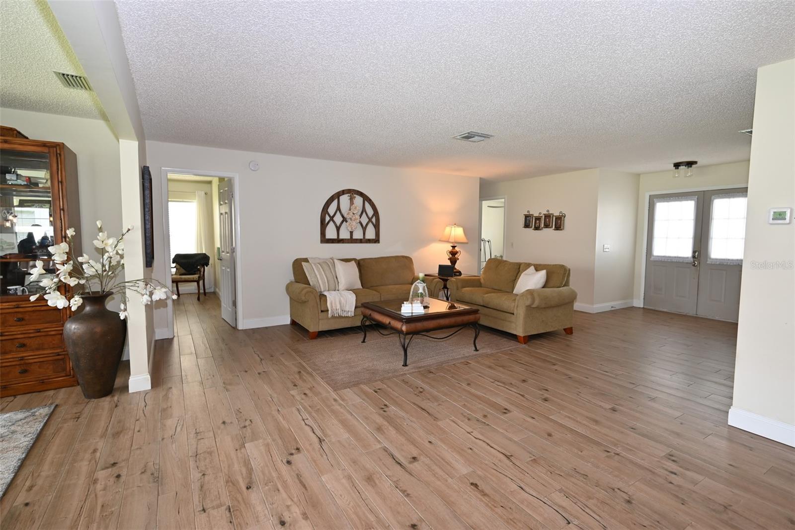 Image 8 of 33 For 4702 Portland Manor Drive