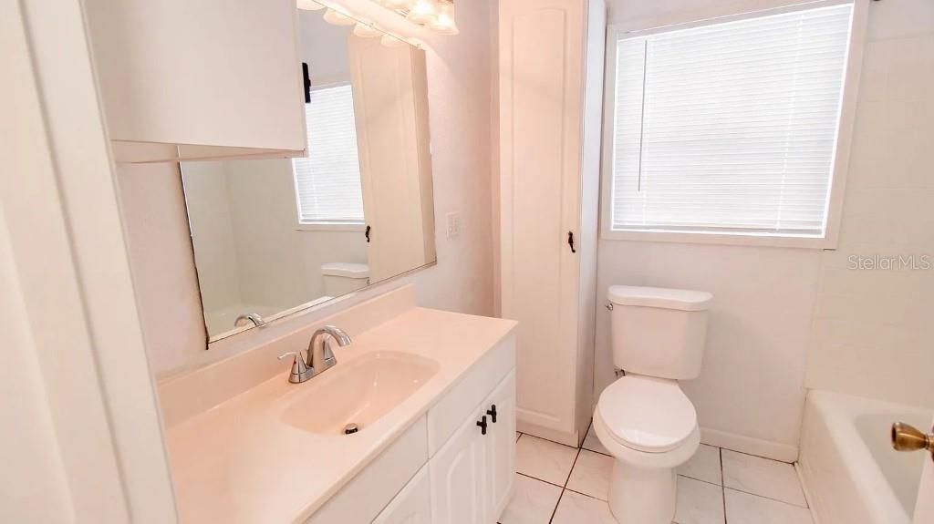 Image 11 of 18 For 423 Kaley Street