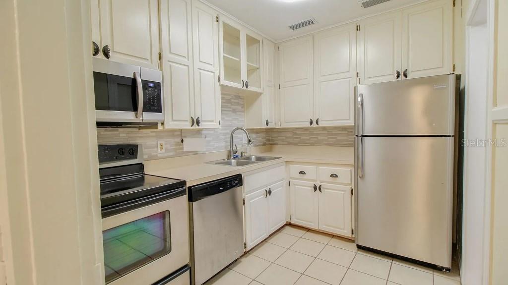Image 8 of 18 For 423 Kaley Street