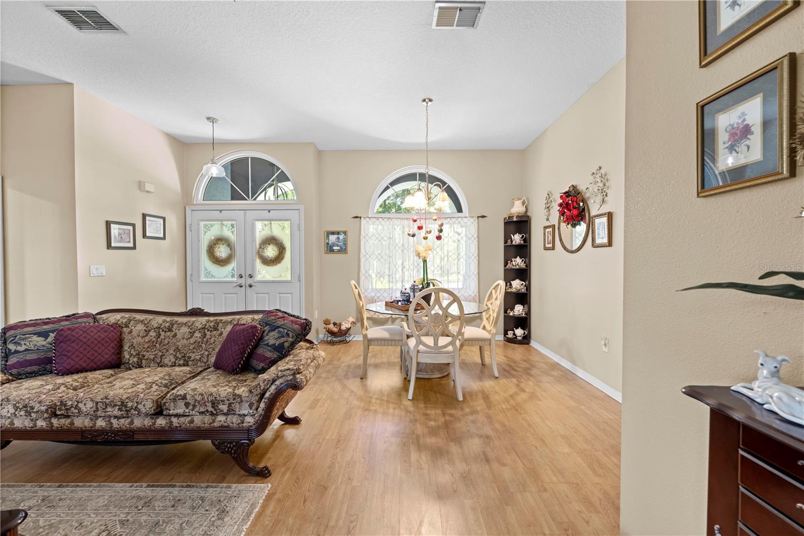 Image 15 of 66 For 22850 Skyview Circle