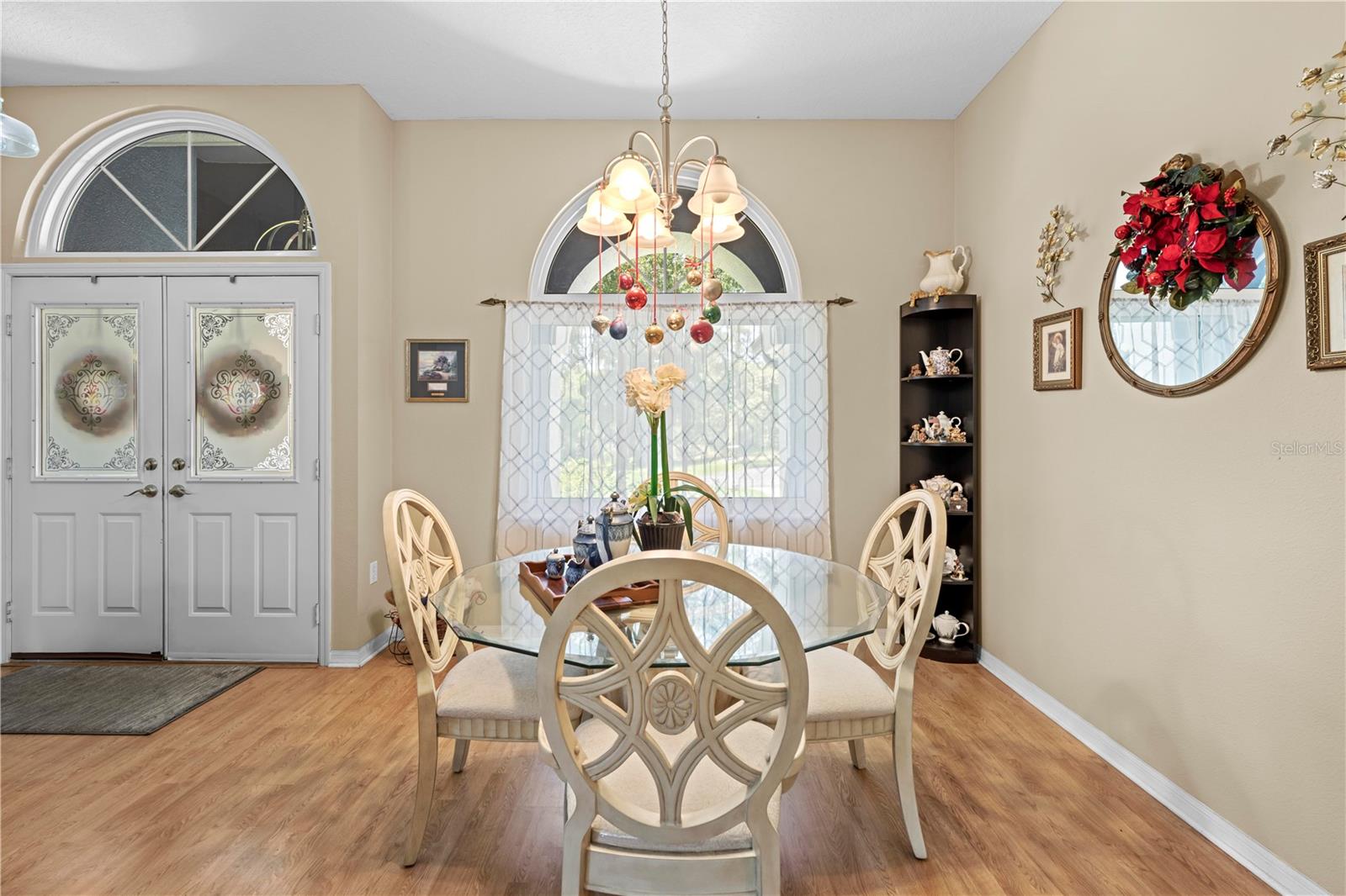 Image 16 of 66 For 22850 Skyview Circle