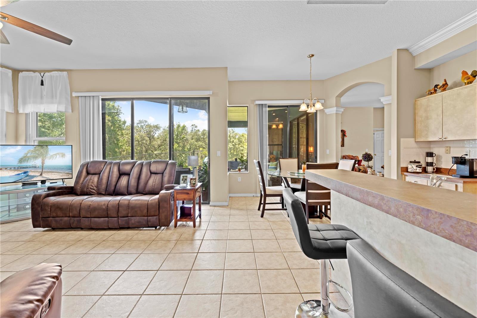 Image 19 of 66 For 22850 Skyview Circle