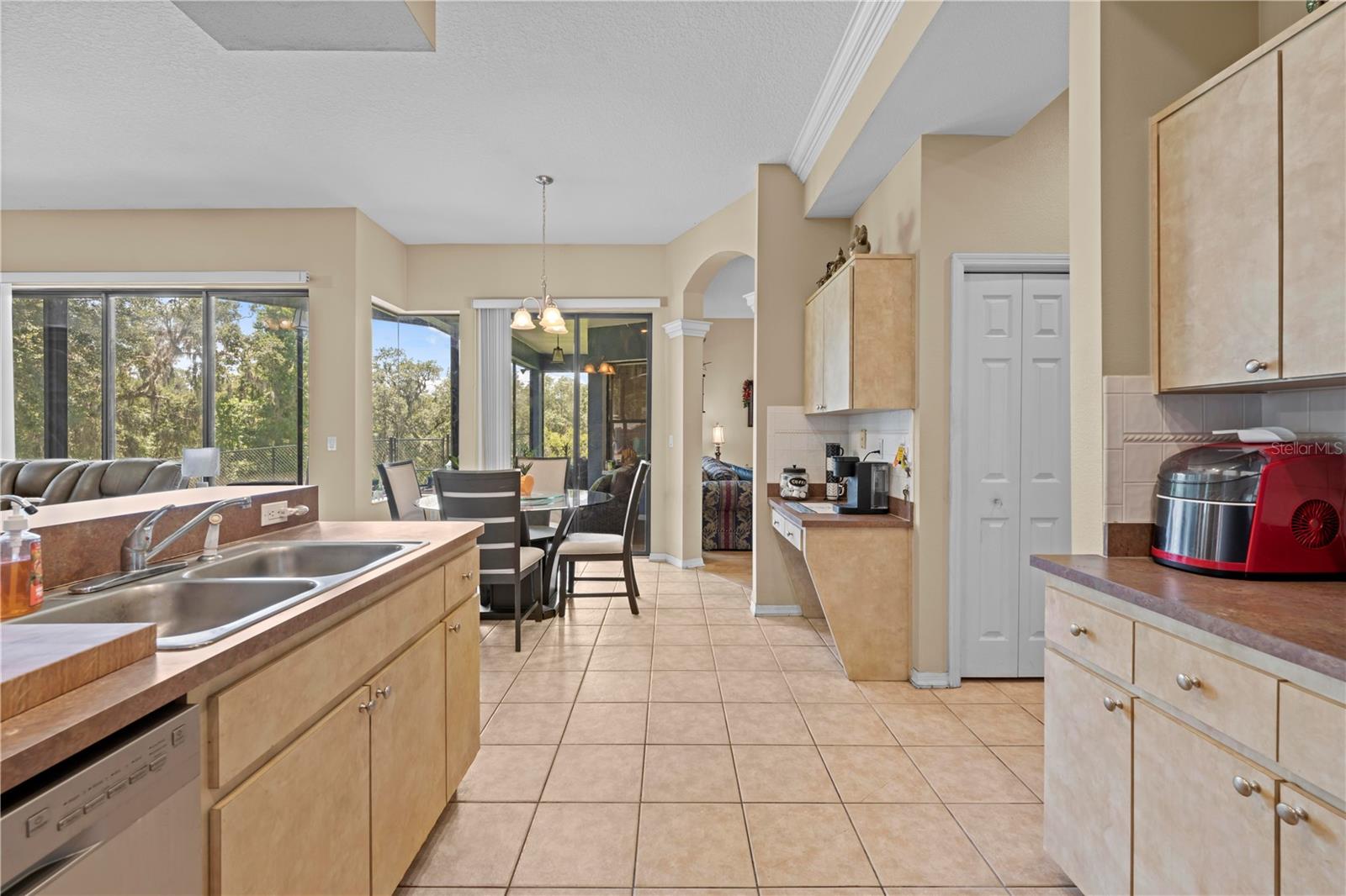 Image 34 of 66 For 22850 Skyview Circle